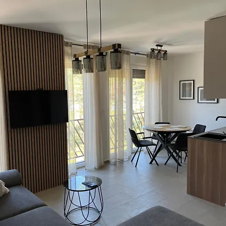 Rosa 8 Apartment